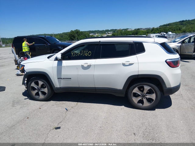 45373360 :رقم المزاد ، 3C4NJCBBXHT632585 vin ، 2017 Jeep New Compass Latitude Fwd مزاد بيع
