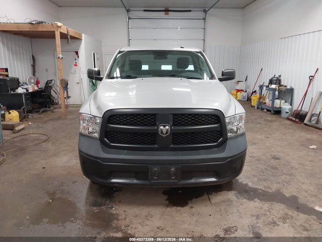 3C6JR6DG2KG511185 RAM 1500 Classic Tradesman 4x2 8&#039; Box