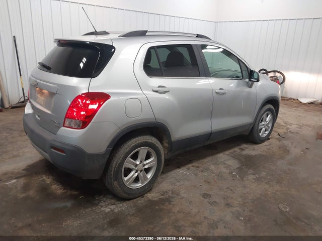 KL7CJPSB8GB670876 Chevrolet Trax Lt