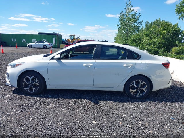 2021 Kia Forte Lxs მანქანა იყიდება აუქციონზე, vin: 3KPF24AD3ME399027, აუქციონის ნომერი: 45373511