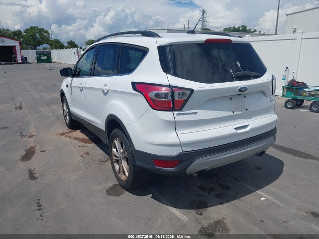 2017 Ford Escape Se მანქანა იყიდება აუქციონზე, vin: 1FMCU0GD3HUE63888, აუქციონის ნომერი: 45373519