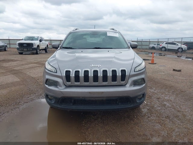 1C4PJLLB8JD573572 Jeep Cherokee Latitude Plus Fwd