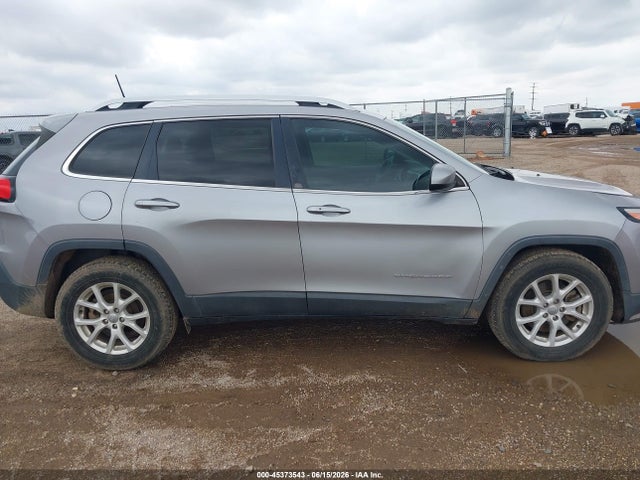 1C4PJLLB8JD573572 Jeep Cherokee Latitude Plus Fwd