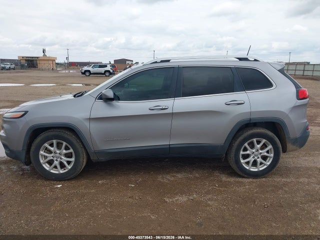 1C4PJLLB8JD573572 Jeep Cherokee Latitude Plus Fwd