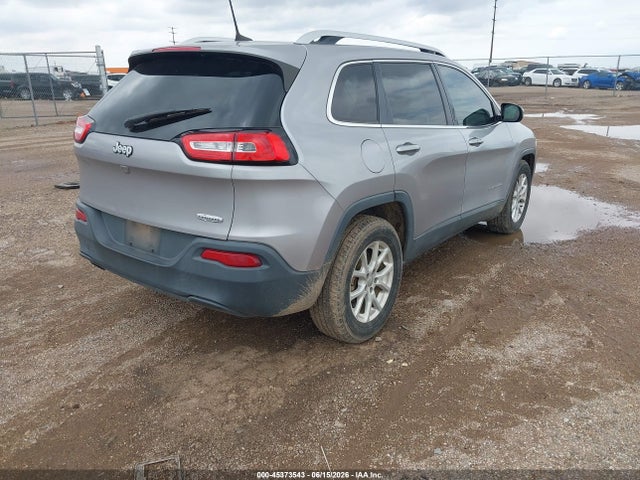 1C4PJLLB8JD573572 Jeep Cherokee Latitude Plus Fwd