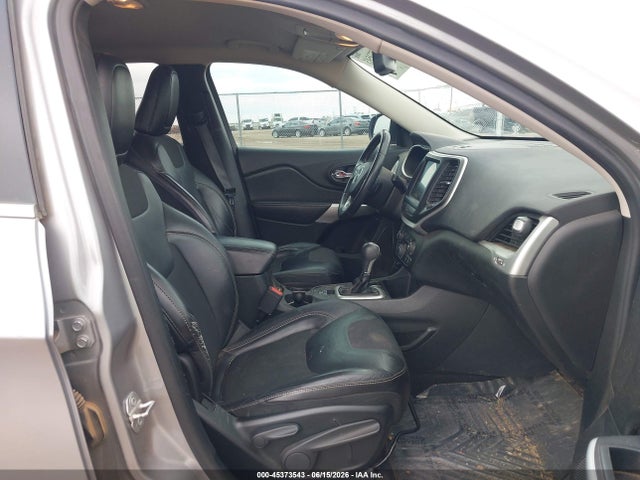 1C4PJLLB8JD573572 Jeep Cherokee Latitude Plus Fwd