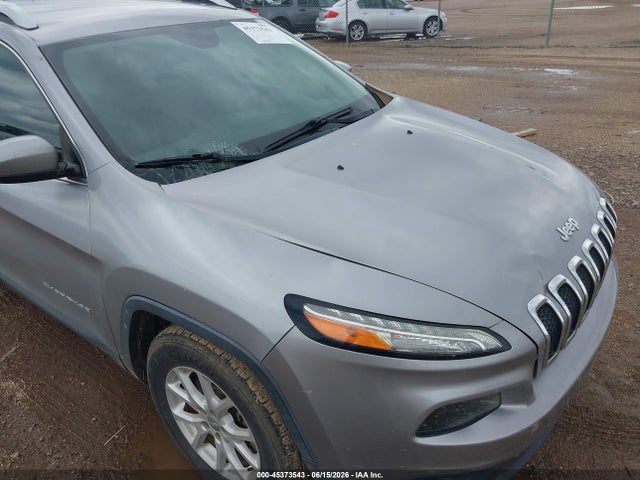 1C4PJLLB8JD573572 Jeep Cherokee Latitude Plus Fwd