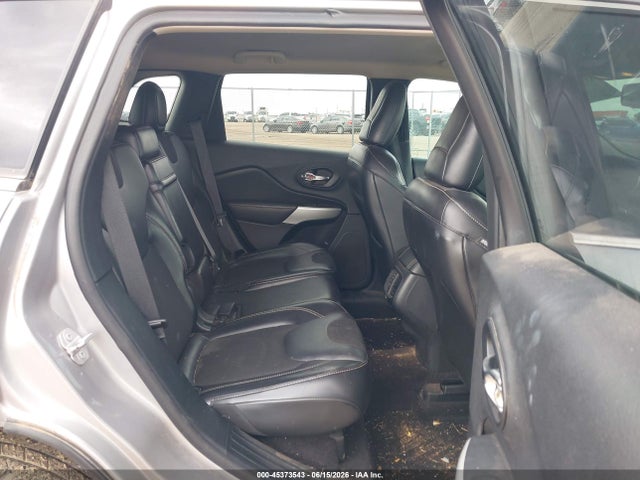 1C4PJLLB8JD573572 Jeep Cherokee Latitude Plus Fwd