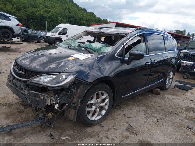 45373624 :رقم المزاد ، 2C4RC1BG5KR738111 vin ، 2019 Chrysler Pacifica Touring L مزاد بيع