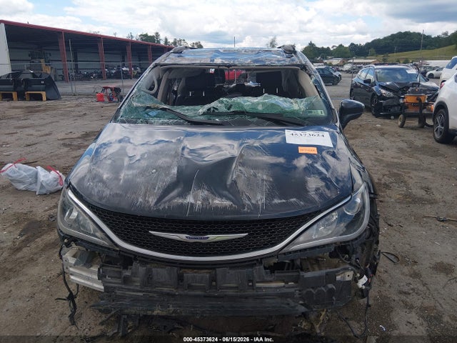 45373624 :رقم المزاد ، 2C4RC1BG5KR738111 vin ، 2019 Chrysler Pacifica Touring L مزاد بيع