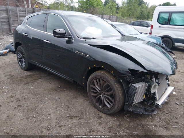 Maserati Levante Gt Ultima 2024 ZN661XUM6RX453832 zdjęcie główne