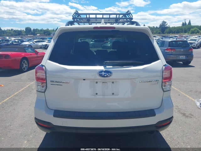 Subaru Forester 2.5i Touring 2017 JF2SJAWC6HH457892 Image 17
