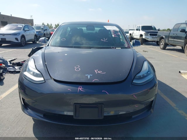 2020 Tesla Model 3 Standard Range Plus Rear-wheel Drive/standard Range Rear-wheel Drive მანქანა იყიდება აუქციონზე, vin: 5YJ3E1EAXLF739310, აუქციონის ნომერი: 45373752