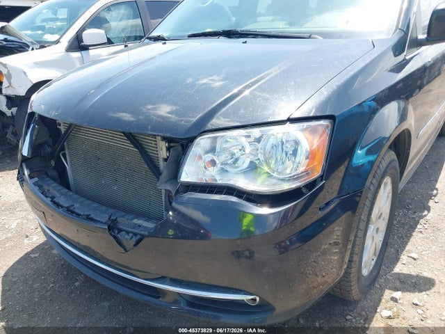 45373829 :رقم المزاد ، 2C4RC1BG9FR619628 vin ، 2015 Chrysler Town & Country Touring مزاد بيع