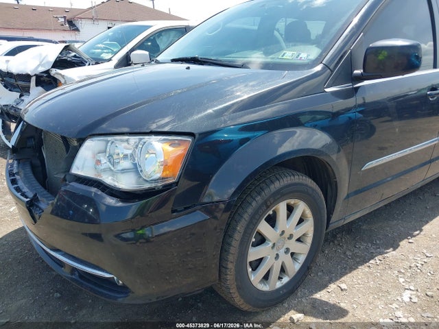 45373829 :رقم المزاد ، 2C4RC1BG9FR619628 vin ، 2015 Chrysler Town & Country Touring مزاد بيع