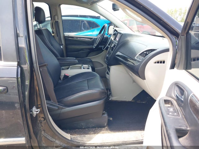 45373829 :رقم المزاد ، 2C4RC1BG9FR619628 vin ، 2015 Chrysler Town & Country Touring مزاد بيع
