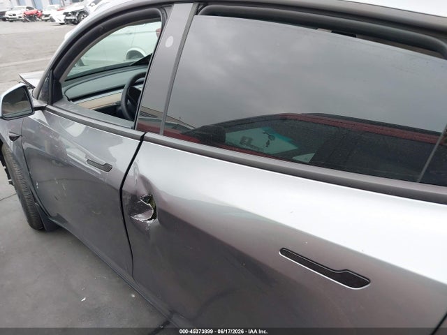Auction sale of the 2025 Tesla Model Y Long Range Dual Motor All-wheel Drive, vin: 7SAYGAEE9SF248618, lot number: 45373899