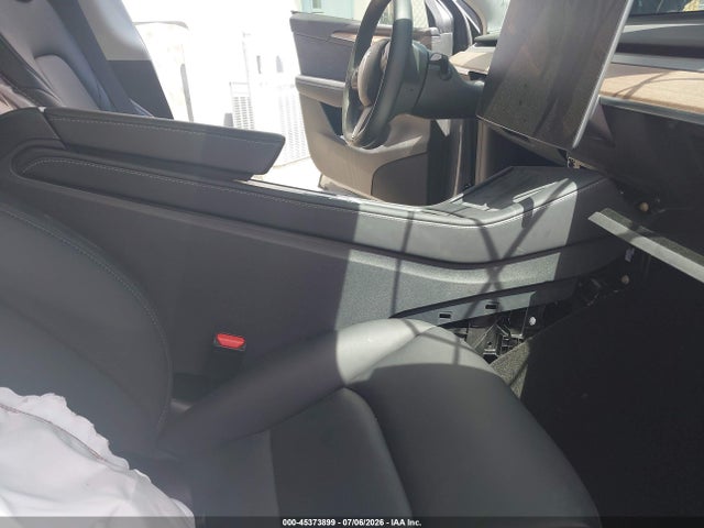 Auction sale of the 2025 Tesla Model Y Long Range Dual Motor All-wheel Drive, vin: 7SAYGAEE9SF248618, lot number: 45373899