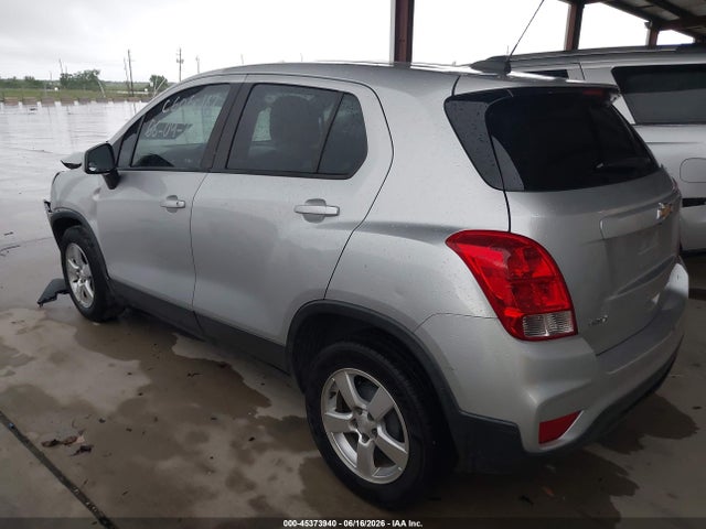 Chevrolet TRAX LS 2018 KL7CJKSB8JB632882 Image 3