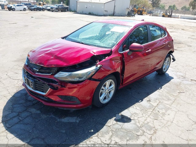 Chevrolet Cruze Lt Auto 2018 3G1BE6SM7JS600482 Image 2