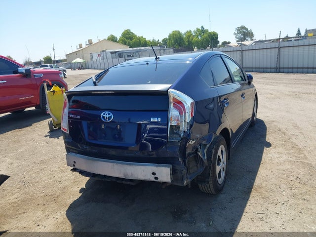 Toyota Prius Two 2014 JTDKN3DU8E0364795 Image 4
