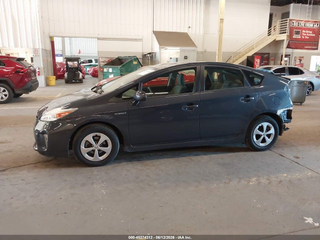 Toyota Prius Two 2014 JTDKN3DU1E0367330 Image 15