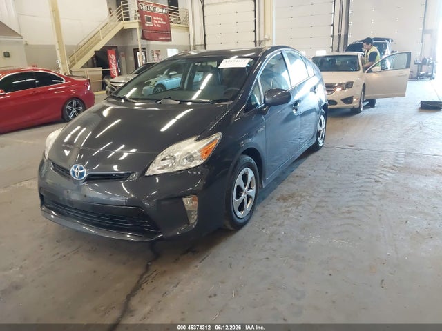 Toyota Prius Two 2014 JTDKN3DU1E0367330 Image 2