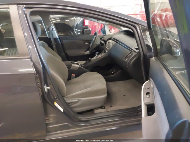 Toyota Prius Two 2014 JTDKN3DU1E0367330 Image 5