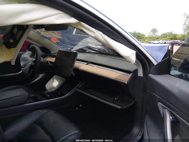Tesla Model 3 Long Range Dual Motor All-wheel Drive 2020 5YJ3E1EB5LF647661 Image 5
