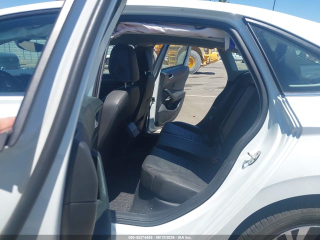 3VWG57BU4LM084928 Volkswagen Jetta 1.4t Sel Premium