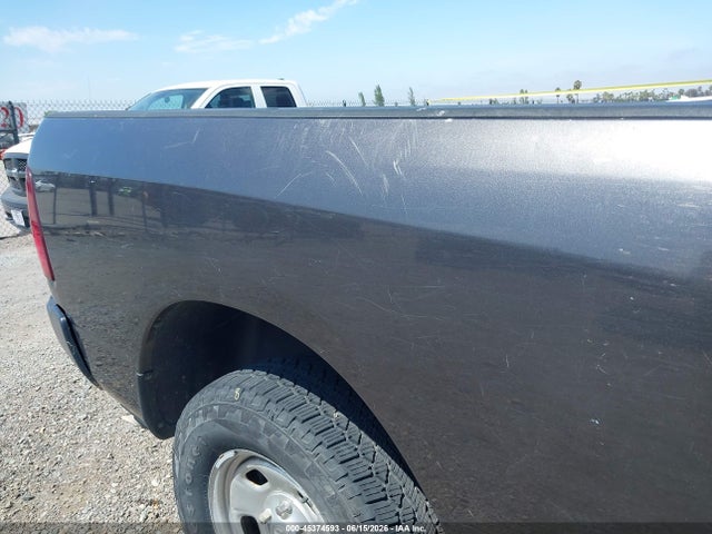 45374593 :رقم المزاد ، 3C6JR6DG9KG503908 vin ، 2019 Ram 1500 Classic Tradesman  4x2 8' Box مزاد بيع