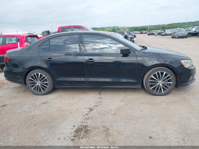 2016 Volkswagen Jetta 1.8t Sport მანქანა იყიდება აუქციონზე, vin: 3VWD17AJ2GM231307, აუქციონის ნომერი: 45374669