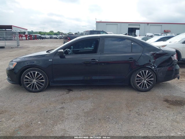 2016 Volkswagen Jetta 1.8t Sport მანქანა იყიდება აუქციონზე, vin: 3VWD17AJ2GM231307, აუქციონის ნომერი: 45374669
