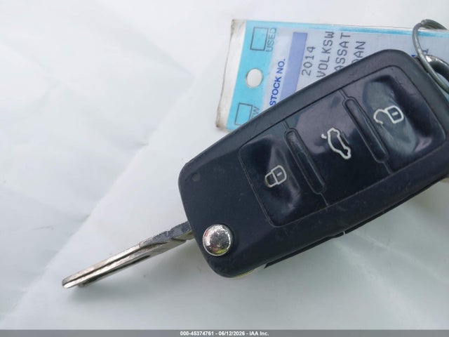 45374761 :رقم المزاد ، 1VWAT7A35EC081061 vin ، 2014 Volkswagen Passat 1.8t Wolfsburg Edition مزاد بيع