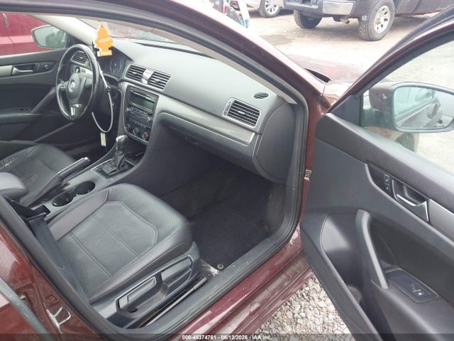 45374761 :رقم المزاد ، 1VWAT7A35EC081061 vin ، 2014 Volkswagen Passat 1.8t Wolfsburg Edition مزاد بيع