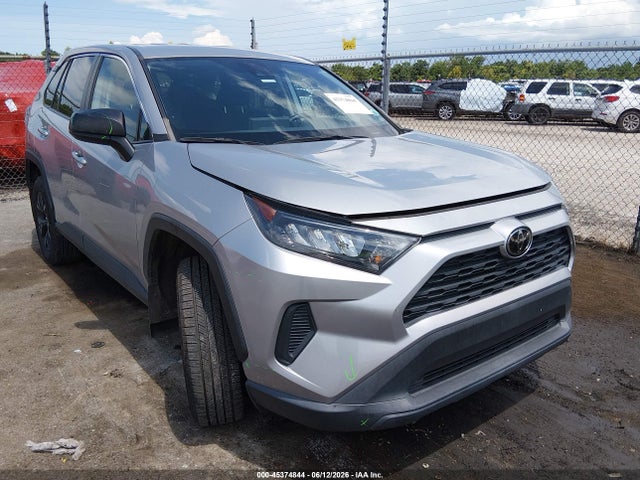 Toyota RAV4 LE 2022 2T3H1RFV2NC190668 Image 1
