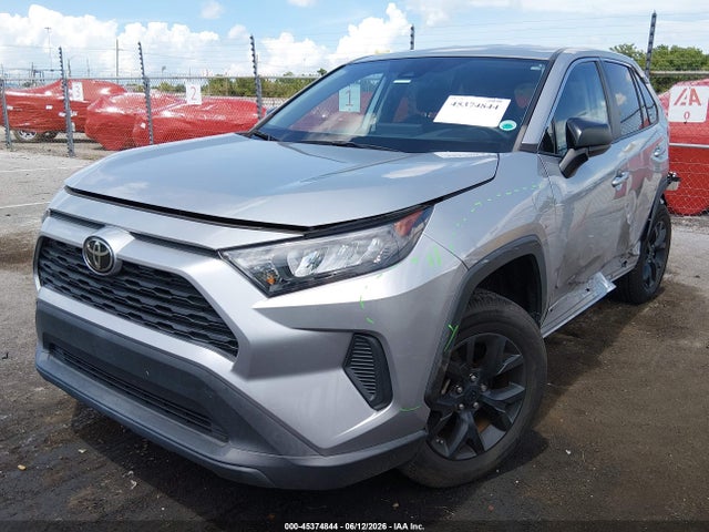 Toyota RAV4 LE 2022 2T3H1RFV2NC190668 Image 2