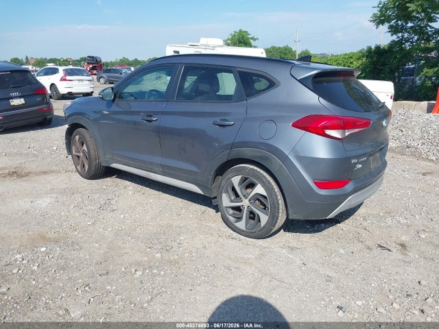 Hyundai Tucson Value 2018 KM8J3CA26JU755723 Image 3