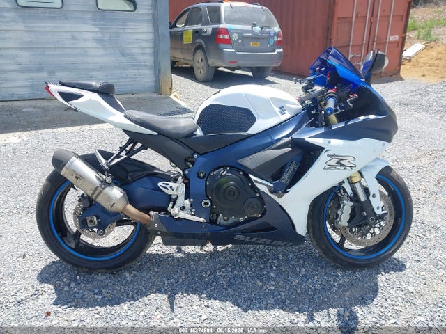 45374894 :رقم المزاد ، JS1GR7MA1B2100450 vin ، 2011 Suzuki Gsx750 مزاد بيع