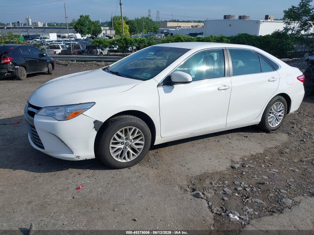 Toyota CAMRY LE 2017 4T1BF1FK1HU342207 Image 2