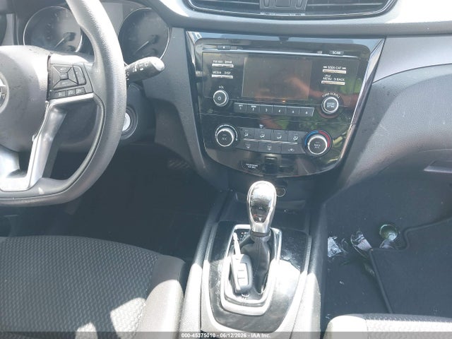 JN1BJ1CP0JW150695 Nissan Rogue Sport S