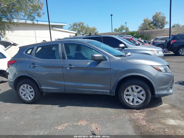 JN1BJ1CP0JW150695 Nissan Rogue Sport S