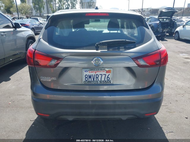 JN1BJ1CP0JW150695 Nissan Rogue Sport S