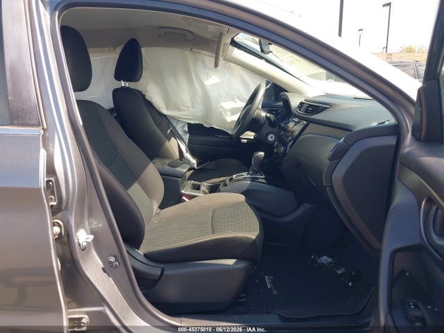 JN1BJ1CP0JW150695 Nissan Rogue Sport S