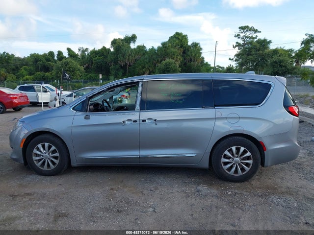 Продажа на аукционе авто 2018 Chrysler Pacifica Touring L, vin: 2C4RC1BG5JR233457, номер лота: 45375072