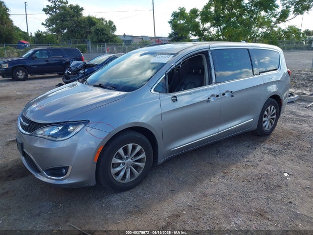 Продажа на аукционе авто 2018 Chrysler Pacifica Touring L, vin: 2C4RC1BG5JR233457, номер лота: 45375072