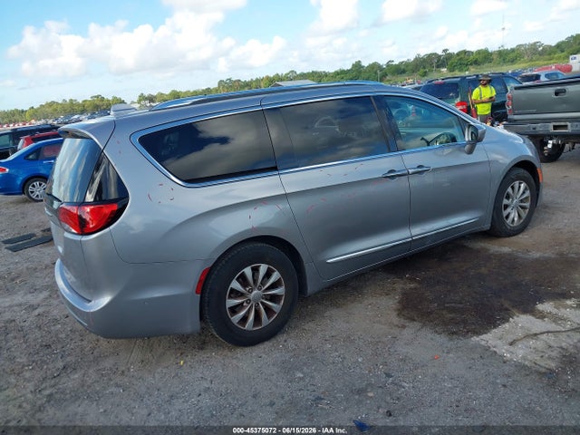 Продажа на аукционе авто 2018 Chrysler Pacifica Touring L, vin: 2C4RC1BG5JR233457, номер лота: 45375072