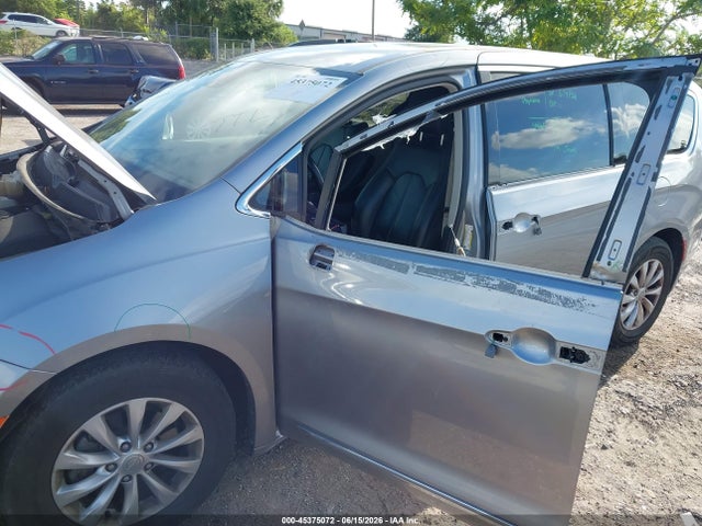 Продажа на аукционе авто 2018 Chrysler Pacifica Touring L, vin: 2C4RC1BG5JR233457, номер лота: 45375072
