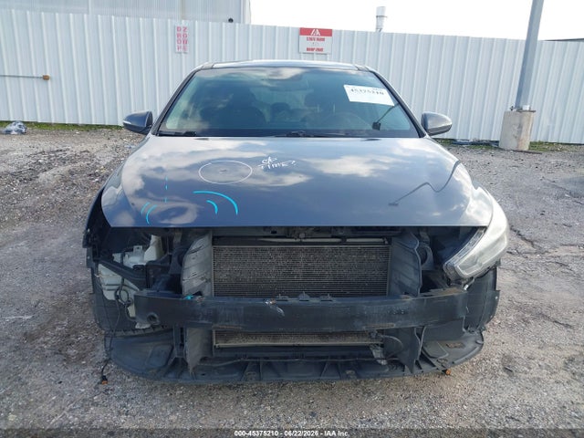 2018 Hyundai Elantra Gt მანქანა იყიდება აუქციონზე, vin: KMHH35LEXJU057987, აუქციონის ნომერი: 45375210