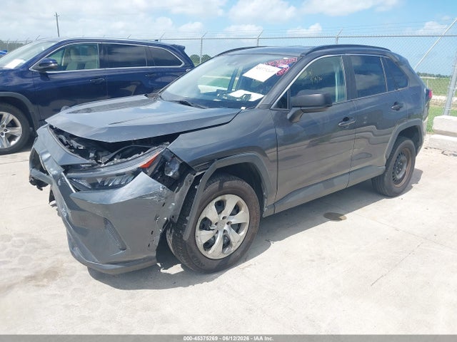 Toyota RAV4 LE 2021 2T3H1RFV6MW138151 Image 2